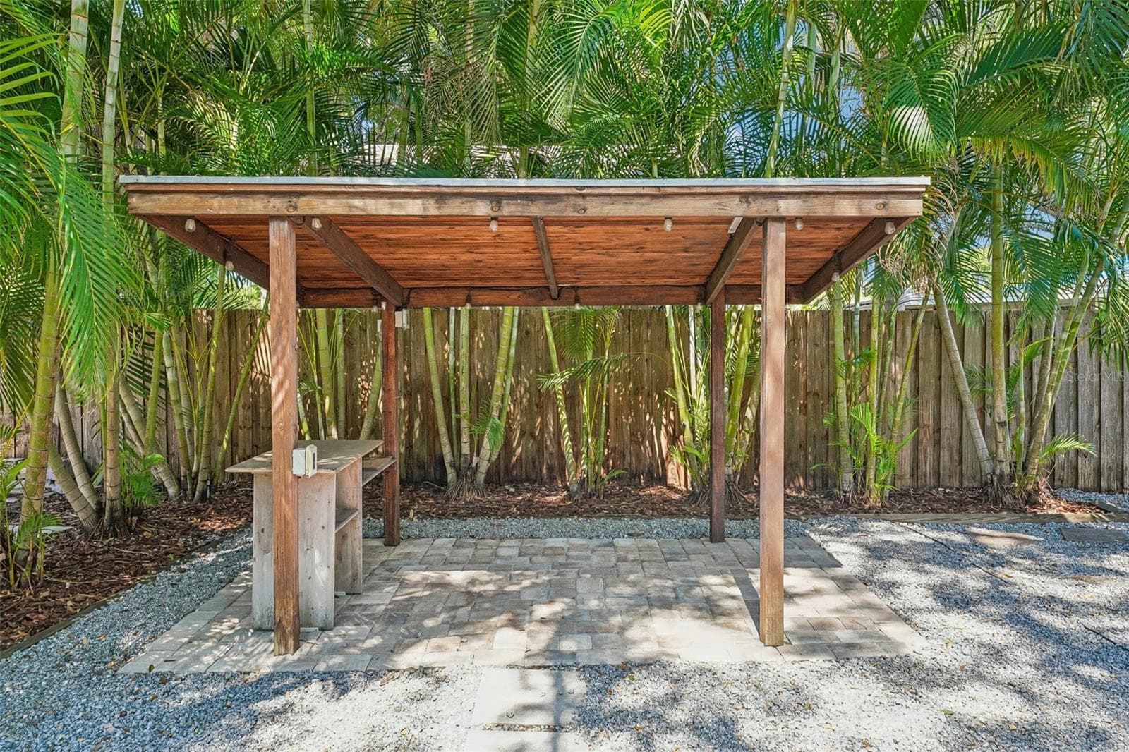 Covered barbeque area - 3924 W BAY VIEW AVE, TAMPA