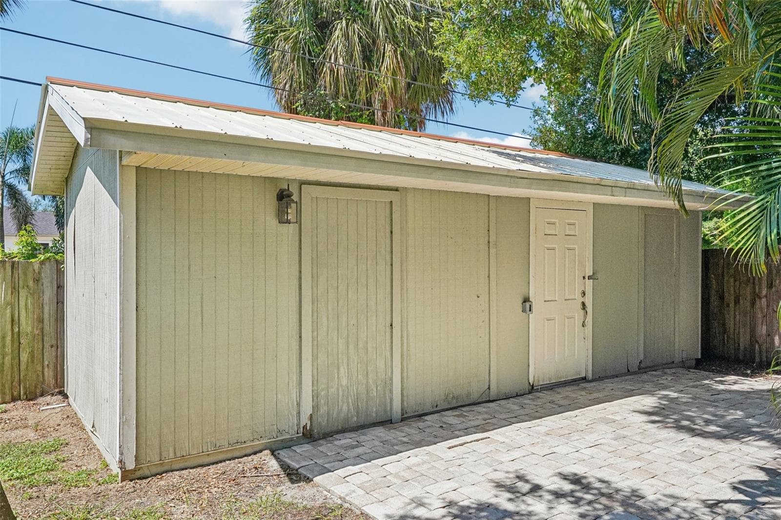 Detached workshop - 3924 W BAY VIEW AVE, TAMPA