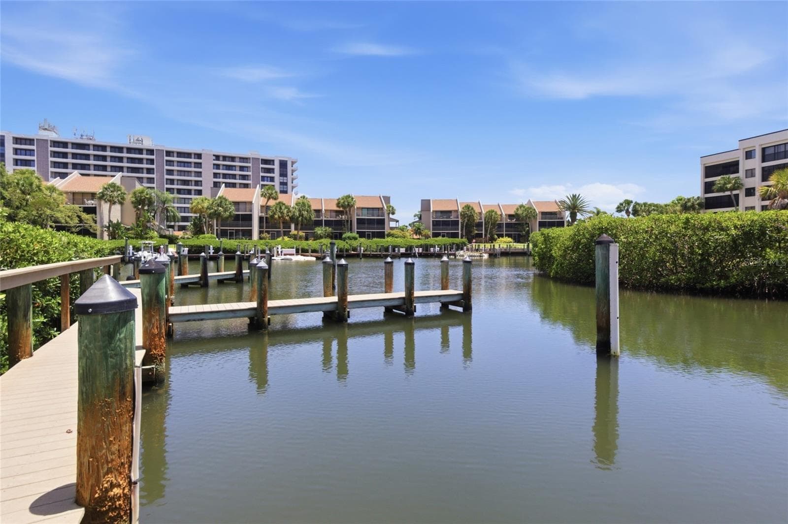 Condominium at 1500 COVE II PLACE #531, SARASOTA, photo 3 of 40