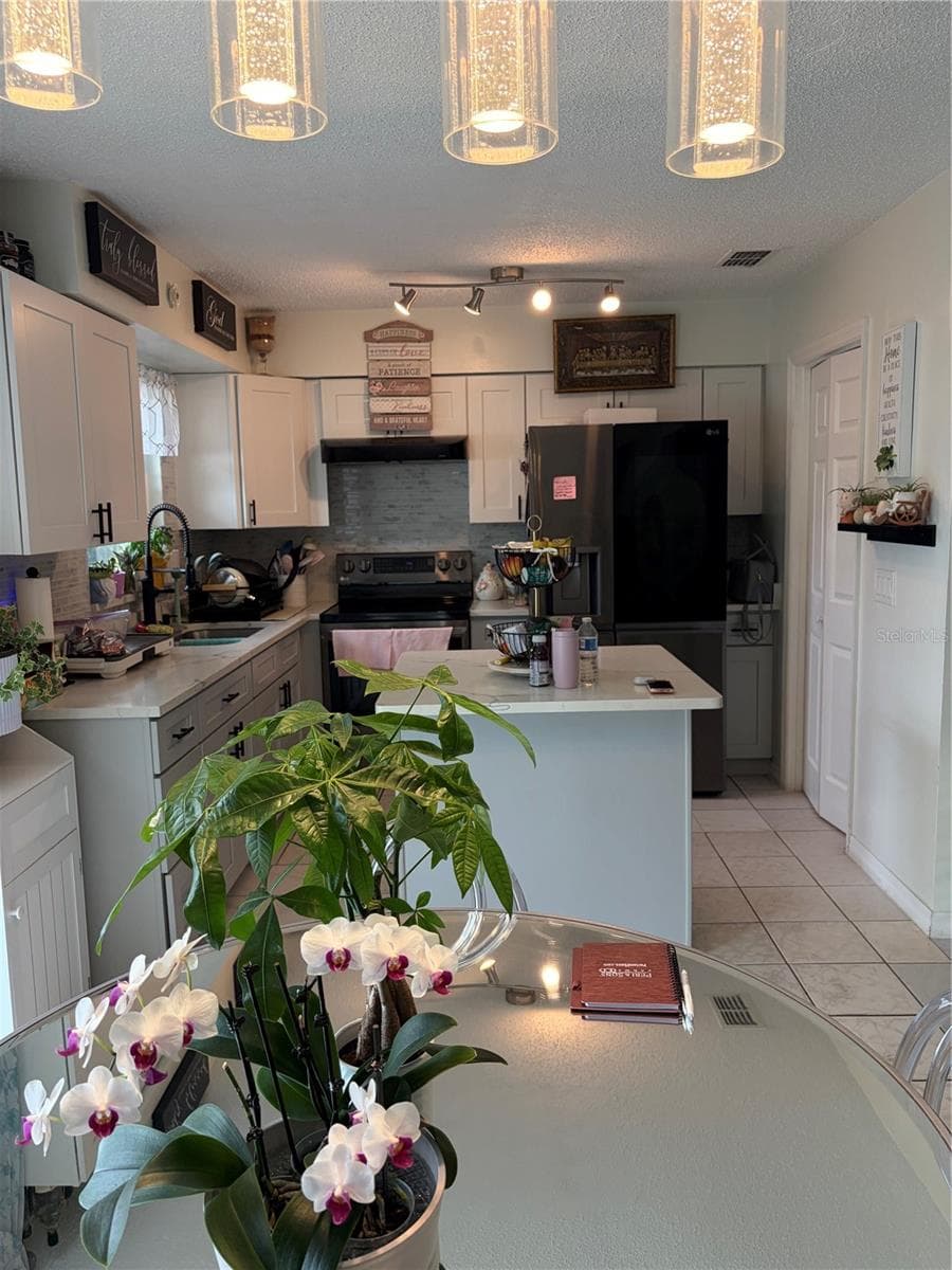 Single Family Residence at 4119 SUNNY LAND DR, LAKELAND, photo 20 of 59
