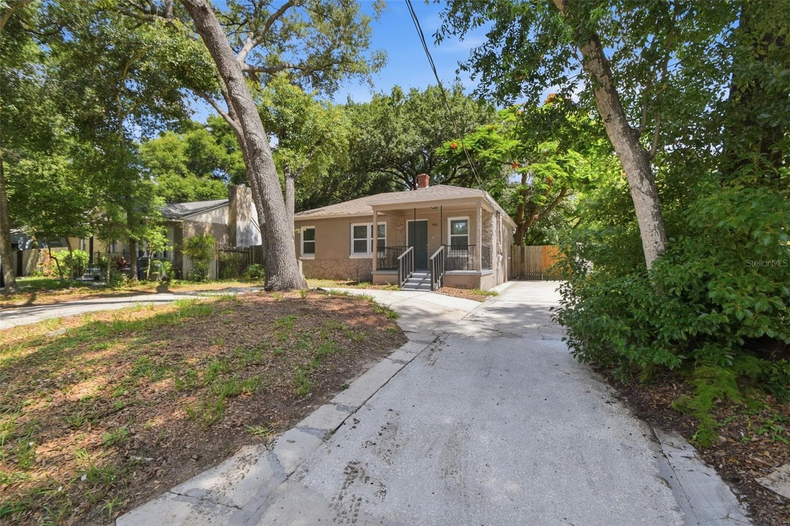 Single Family Residence at 1416 E MOHAWK AVE, TAMPA, photo 3 of 44