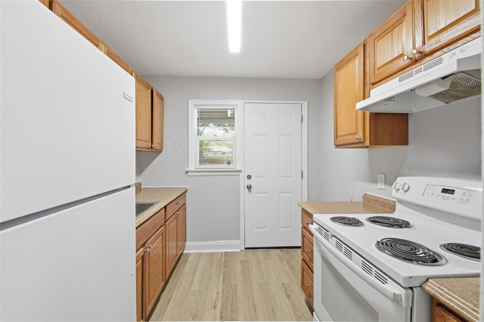 Single Family Residence at 1416 E MOHAWK AVE, TAMPA, photo 13 of 44
