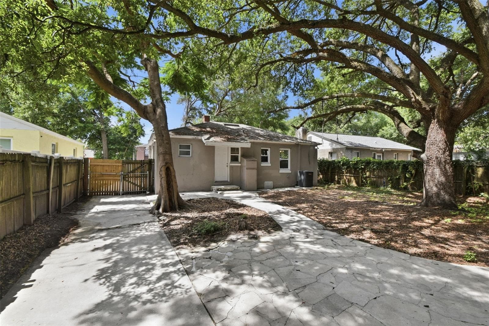 Single Family Residence at 1416 E MOHAWK AVE, TAMPA, photo 42 of 44
