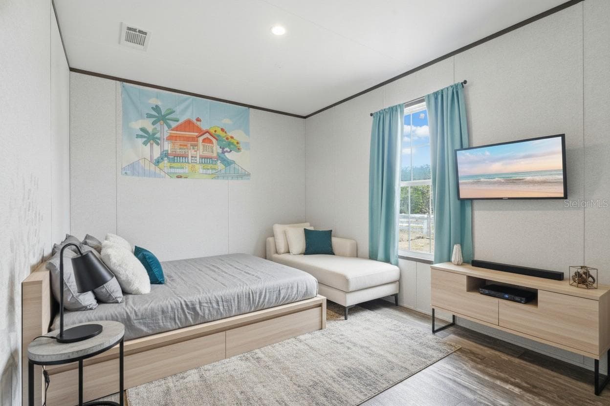 Room 2 - 7242 BLACK RD, LAKE WALES
