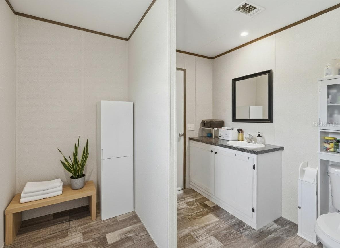 Bathroom - 7242 BLACK RD, LAKE WALES