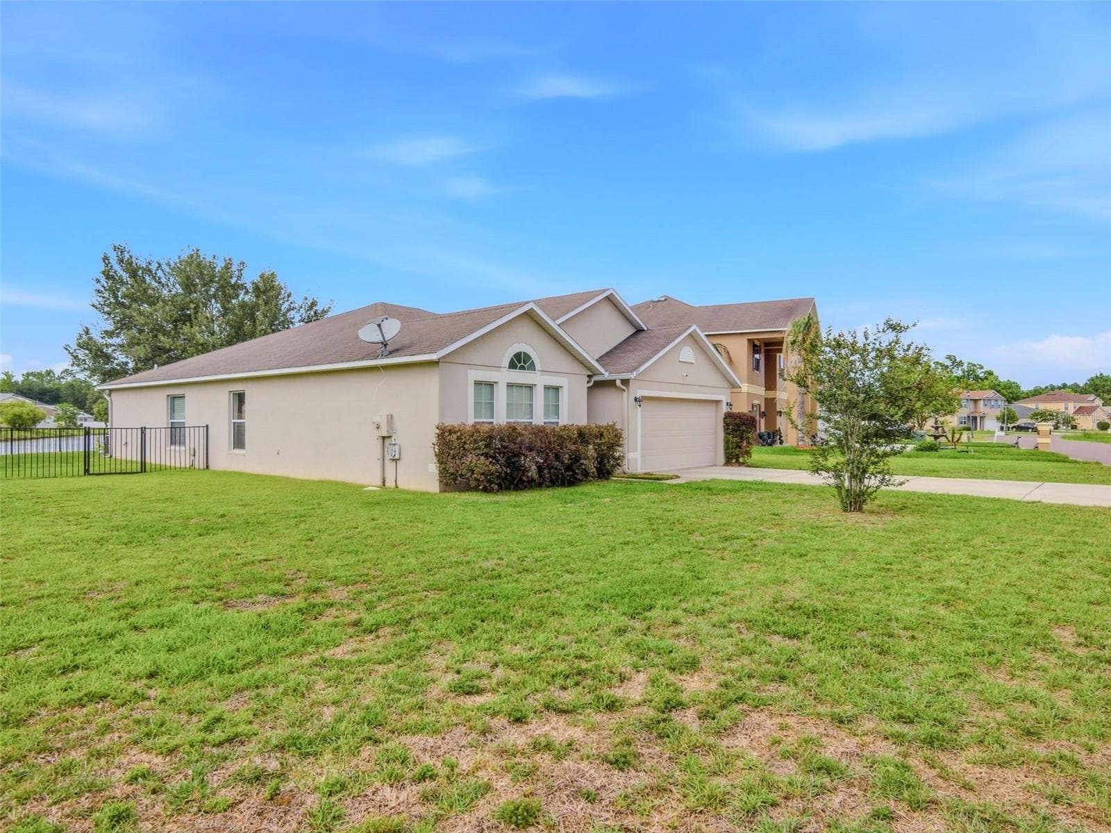 Single Family Residence at 7357 CUMBRIA BLVD, JACKSONVILLE, photo 3 of 27