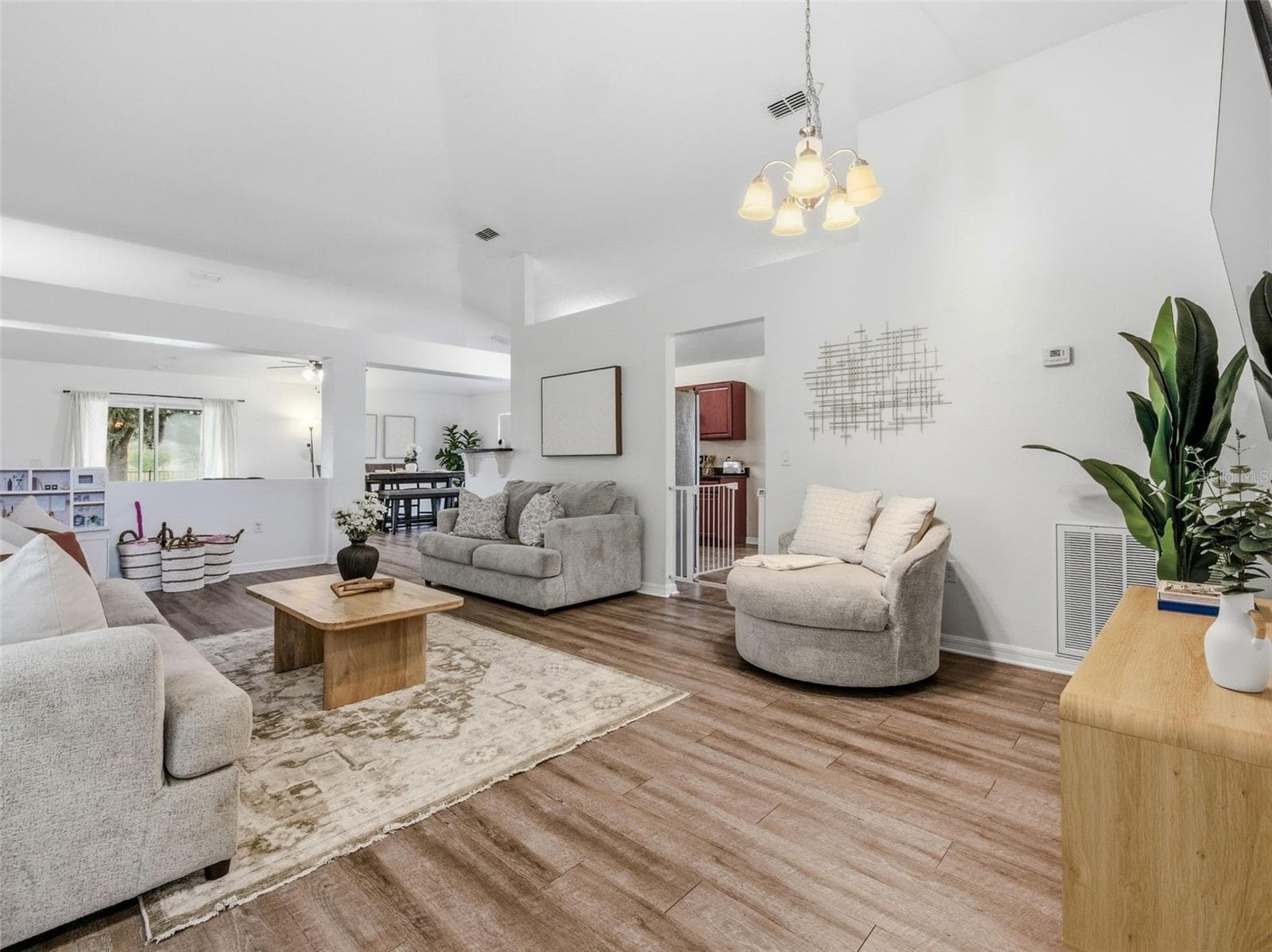 Single Family Residence at 7357 CUMBRIA BLVD, JACKSONVILLE, photo 4 of 27