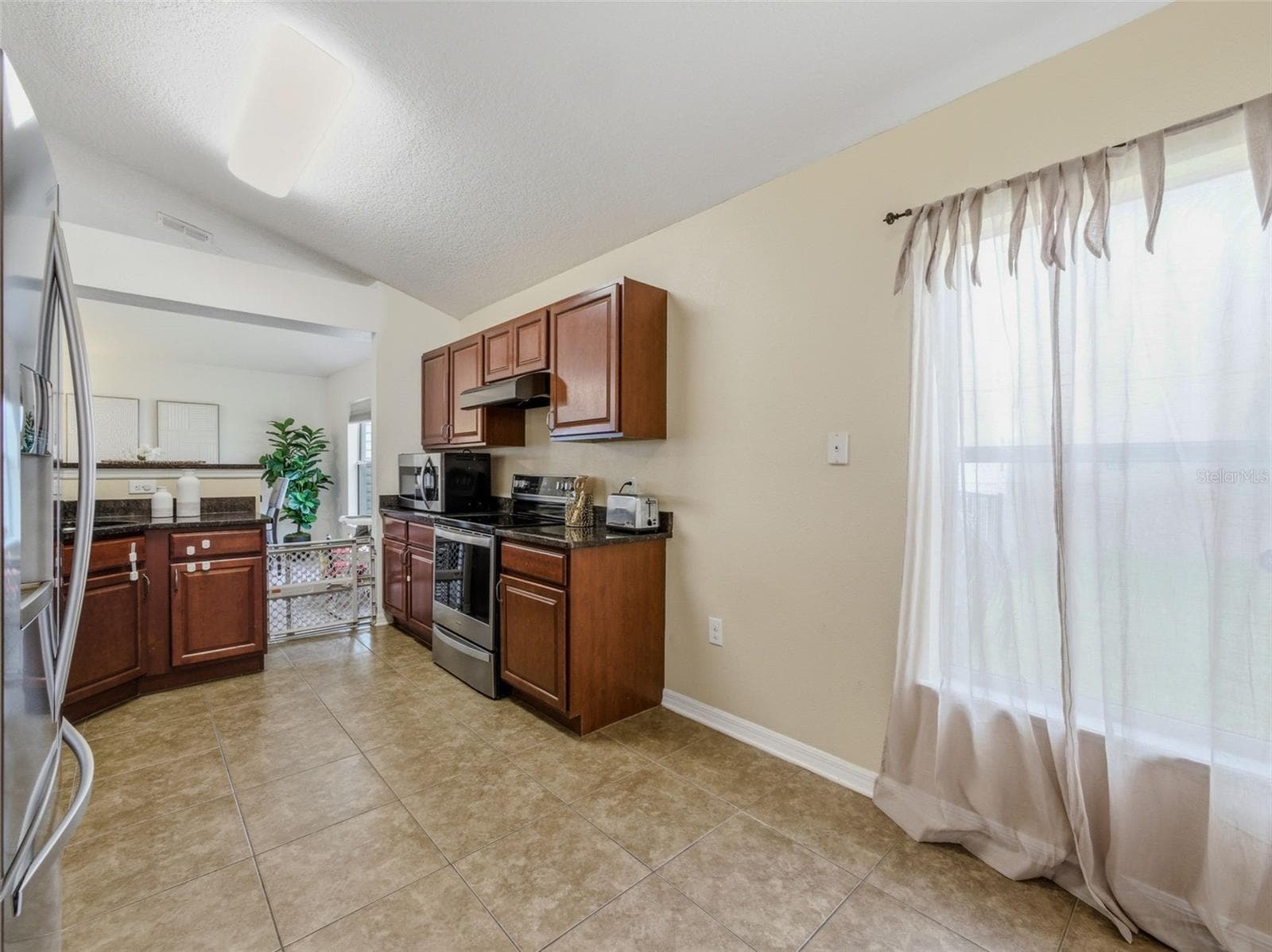 Single Family Residence at 7357 CUMBRIA BLVD, JACKSONVILLE, photo 8 of 27