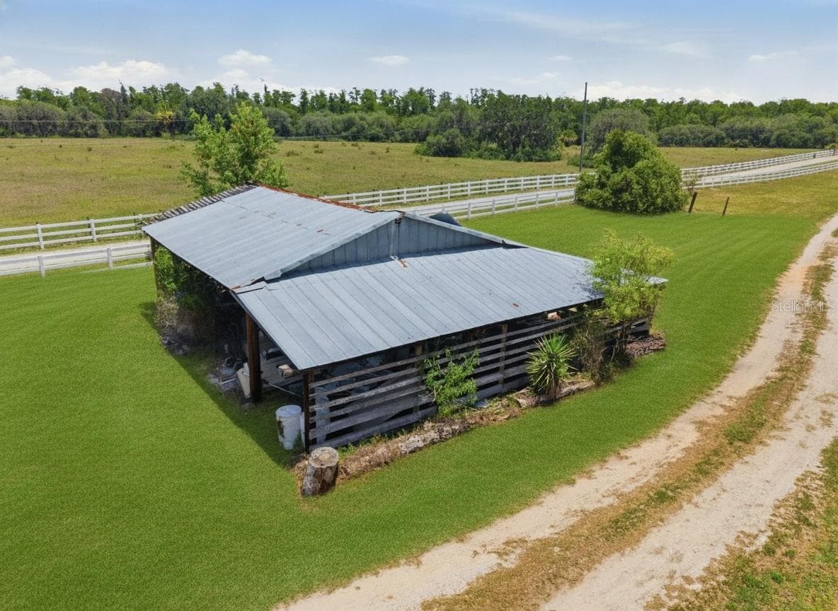 old Barn - 7242 BLACK RD, LAKE WALES