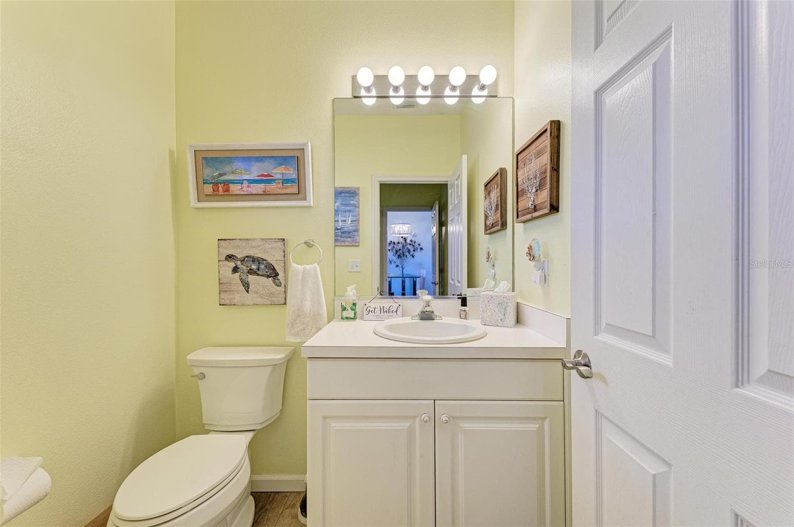 Guest Bath - 1469 GULF DR N, BRADENTON BEACH