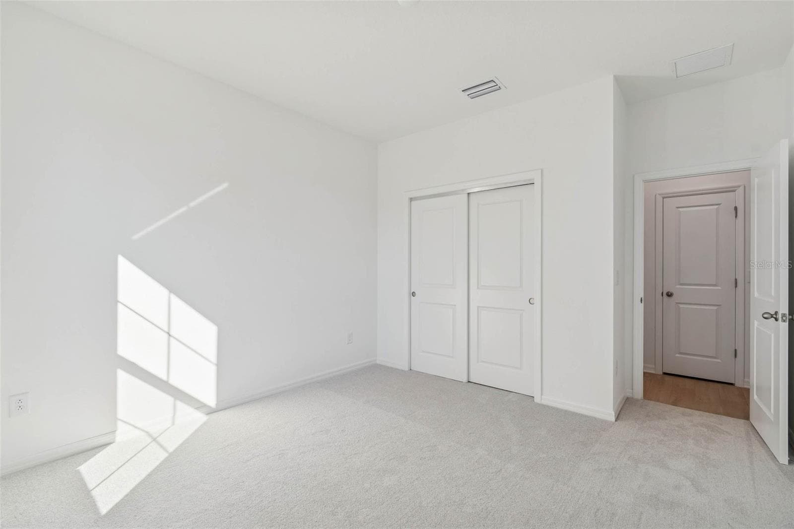Single Family Residence at 19689 FORT KING RUN, BROOKSVILLE, photo 14 of 56