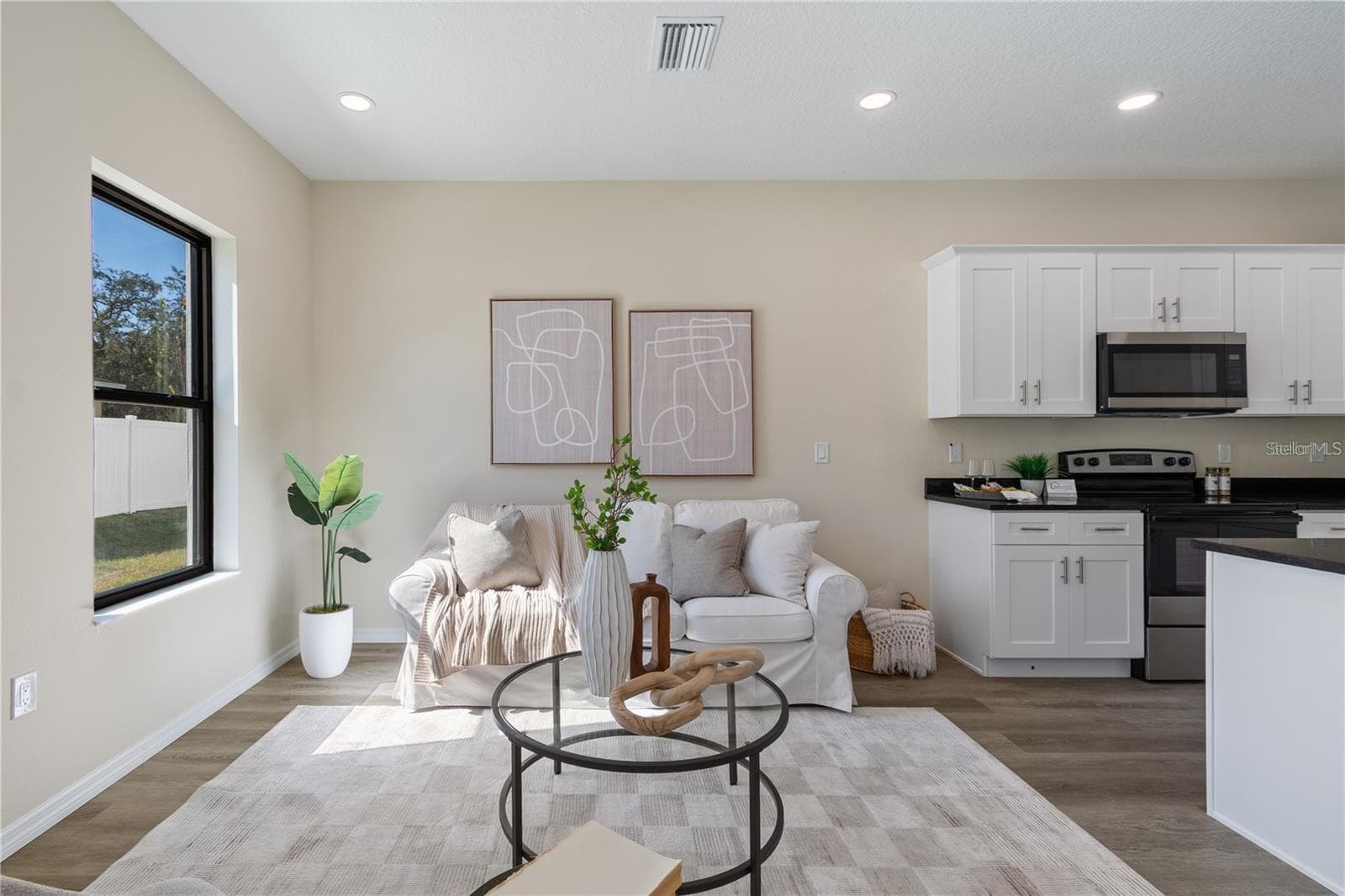Townhouse at 4367 CAMBIO GARDENS CT, TAMPA, photo 5 of 16