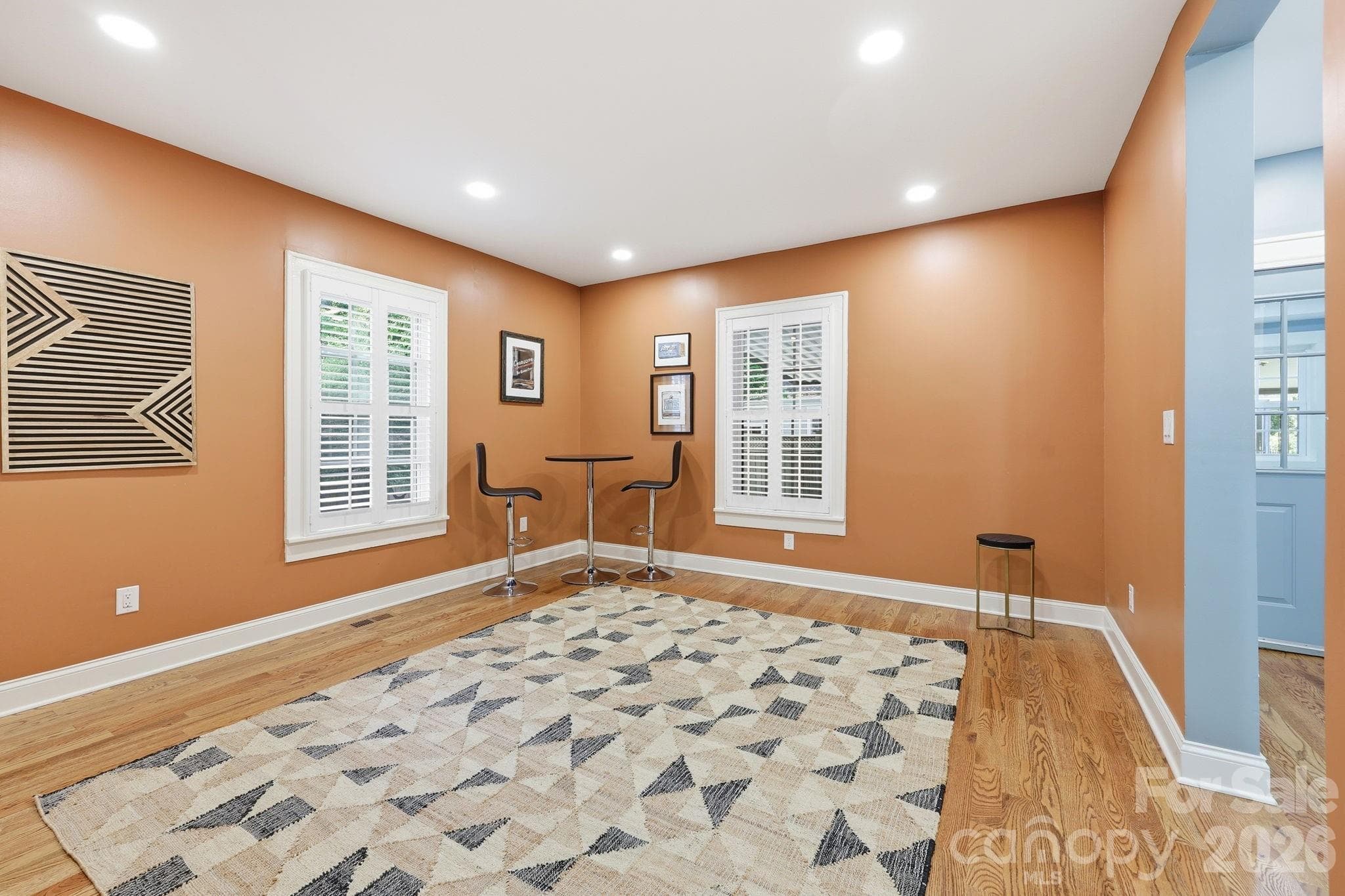Spacious Family Room - 327 Campus Street, Charlotte