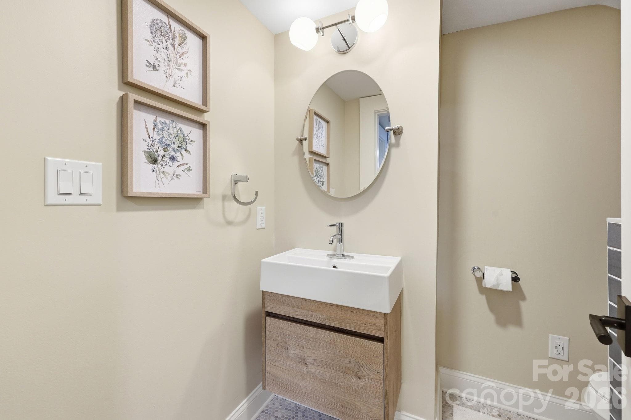 Full Bath #2 on the Upper Level - 327 Campus Street, Charlotte