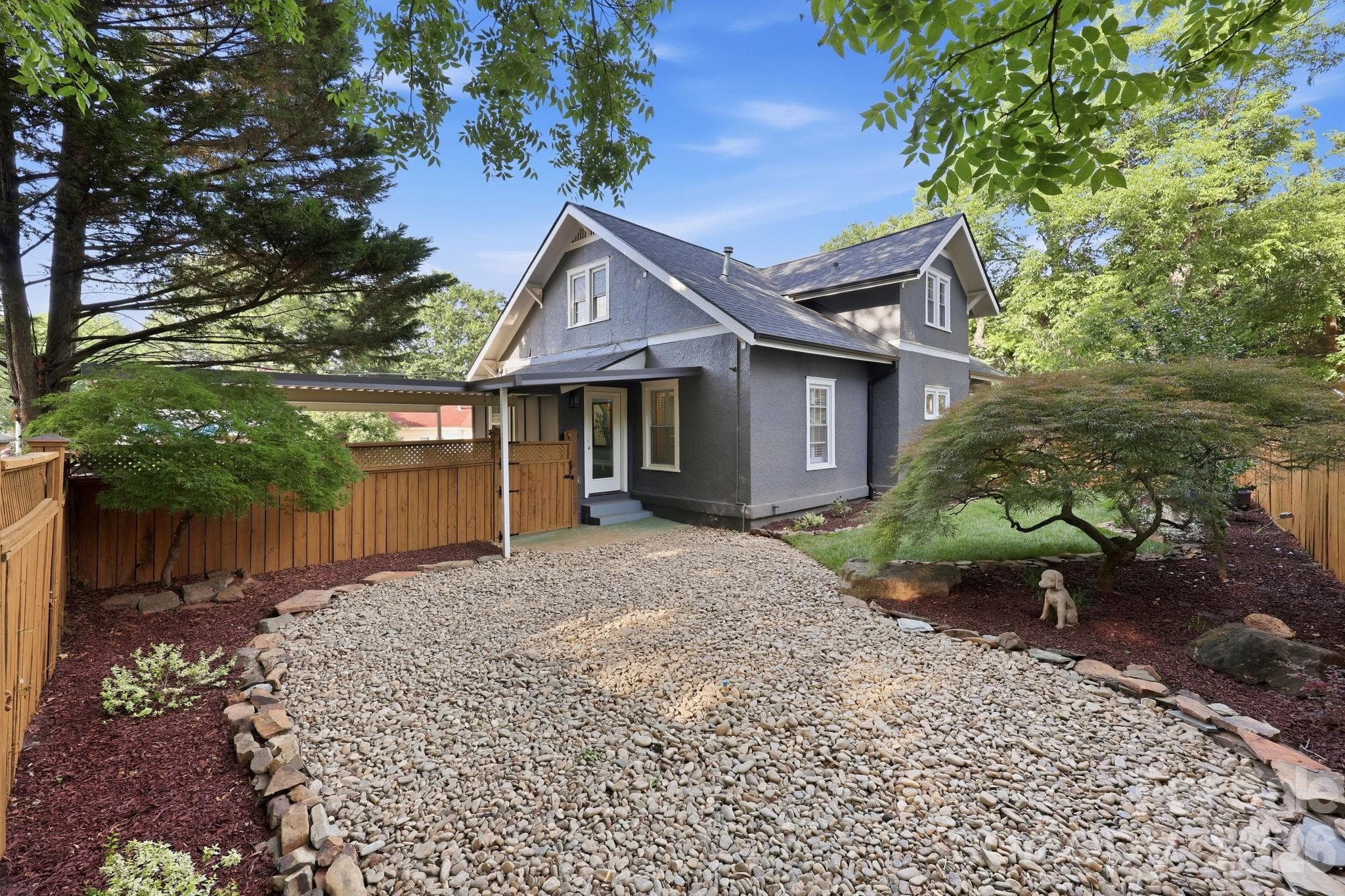 Private Outdoor Retreat - 327 Campus Street, Charlotte