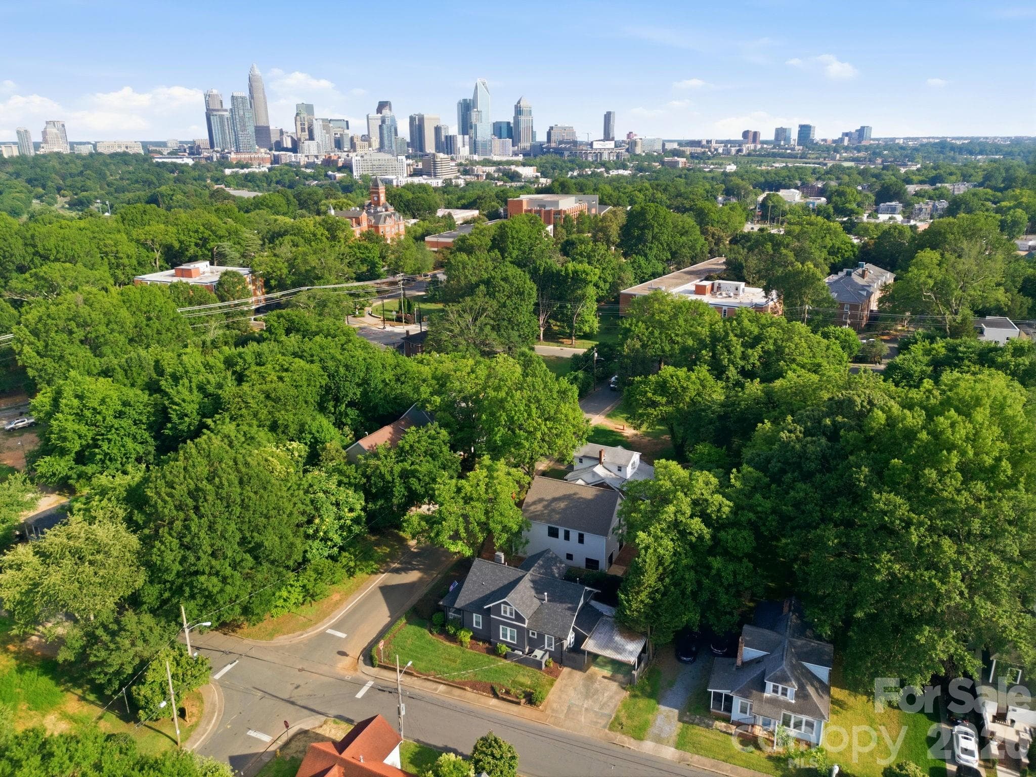 Convenient Uptown Access - 327 Campus Street, Charlotte