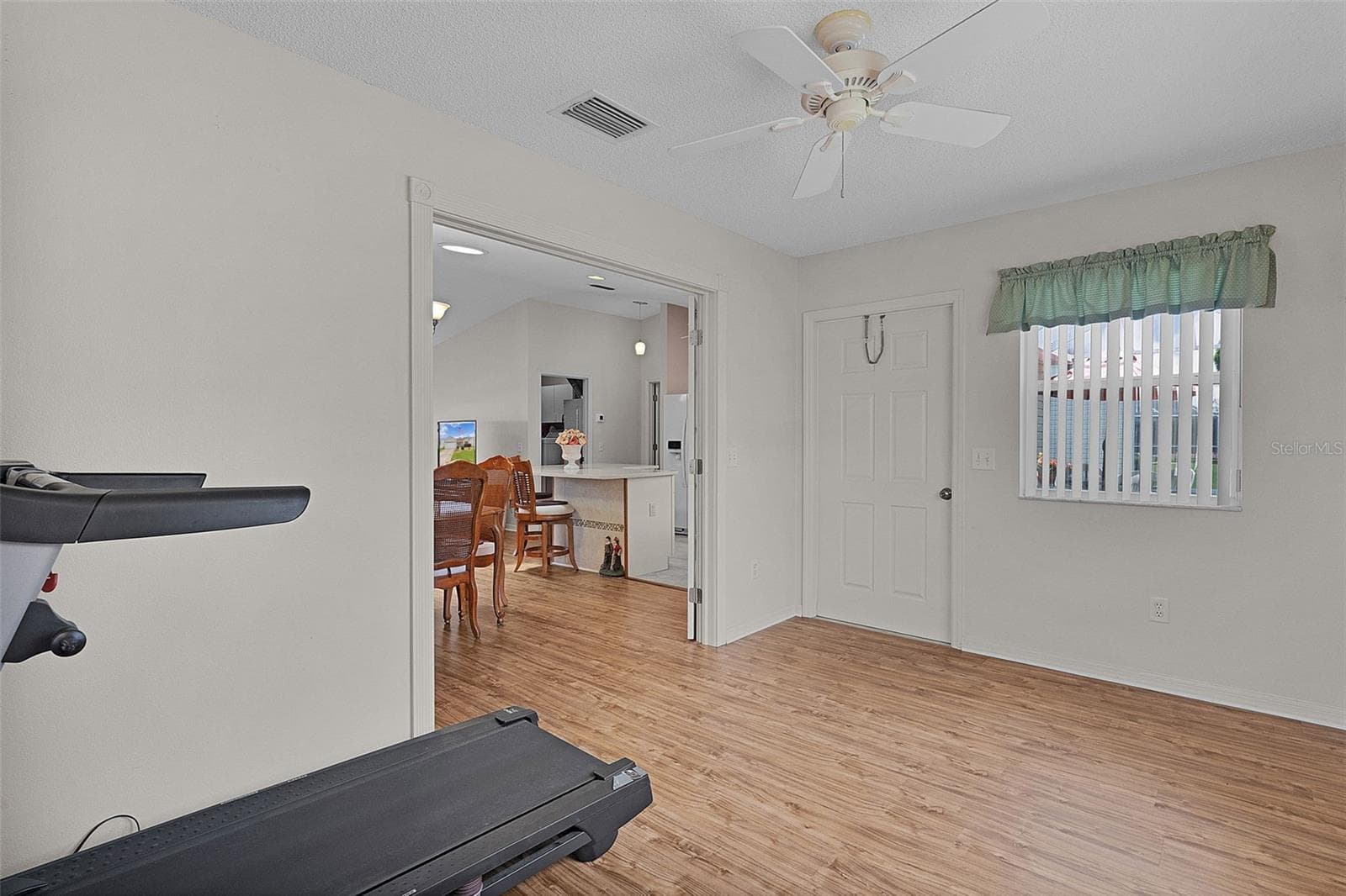 Single Family Residence at 1317 CARVELLO DR, THE VILLAGES, photo 31 of 47