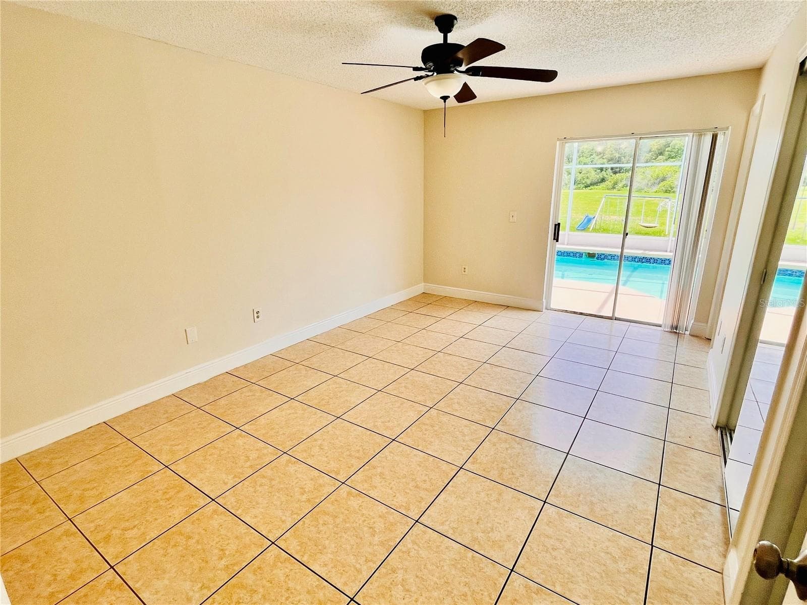 Single Family Residence at 13534 TEXAS WOODS CIR, ORLANDO, photo 8 of 12