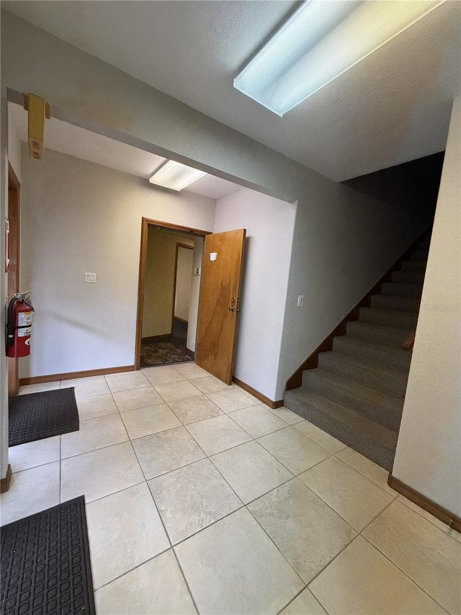 Shared building lobby - 1400 W OAK ST #C1/D2, KISSIMMEE