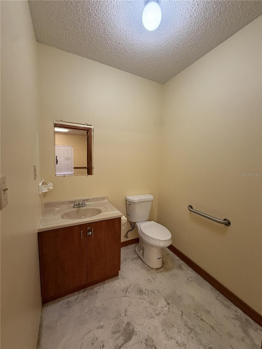 Restroom 2 - 1400 W OAK ST #C1/D2, KISSIMMEE