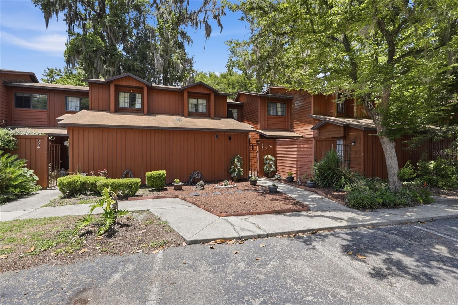 920 SW 55TH TER