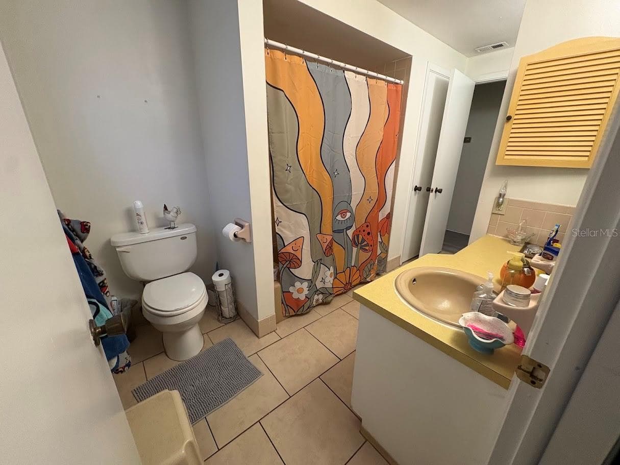 Bath #3 - 8220 FOX HOLLOW DR, PORT RICHEY