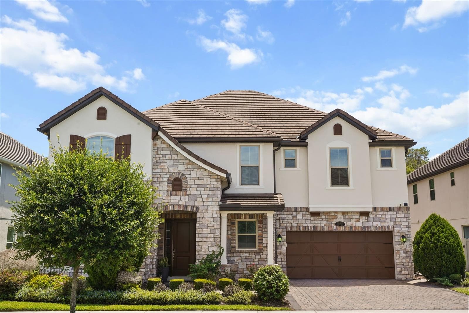 Single Family Residence at 10713 BELLE MAISONS DR, ORLANDO, photo 2 of 59