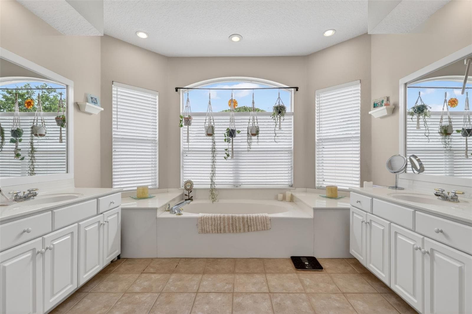 Single Family Residence at 4552 LAKE CALABAY DR, ORLANDO, photo 37 of 82