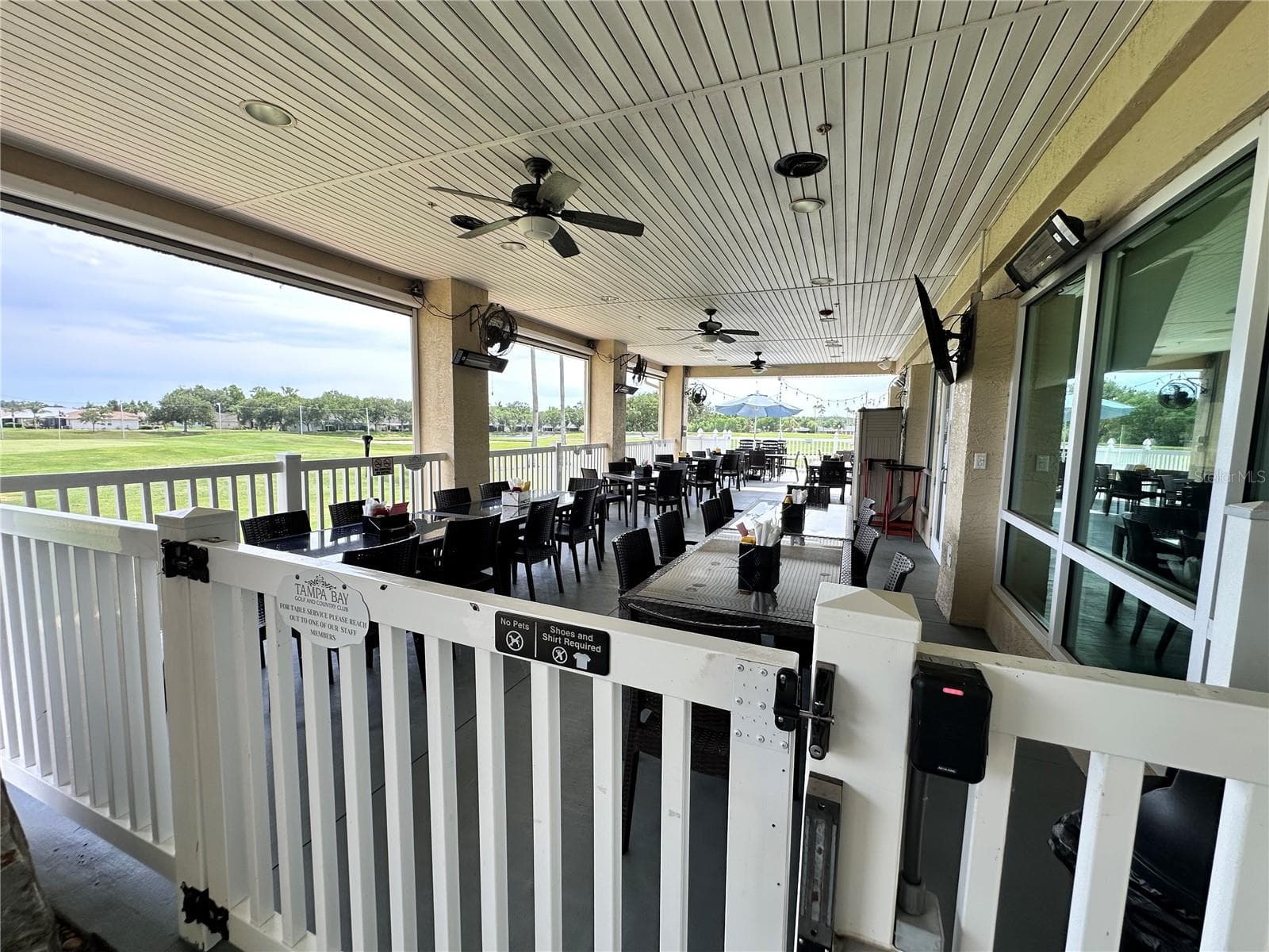 outside seating at the Pub - 29439 SCHINNECOCK HILLS LN, SAN ANTONIO