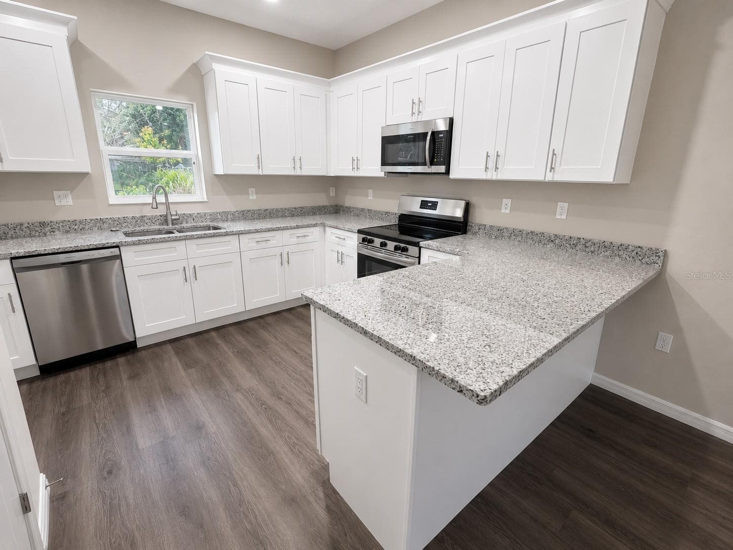 Single Family Residence at 5012 FINDERS CT, TAMPA, photo 6 of 24
