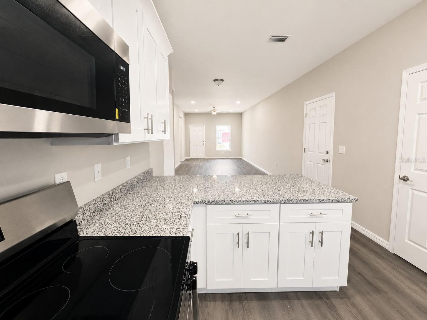 Single Family Residence at 5012 FINDERS CT, TAMPA, photo 7 of 24