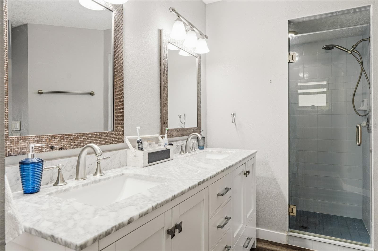Primary Bathroom - 135 LINDA SUE DR, LAKE HELEN