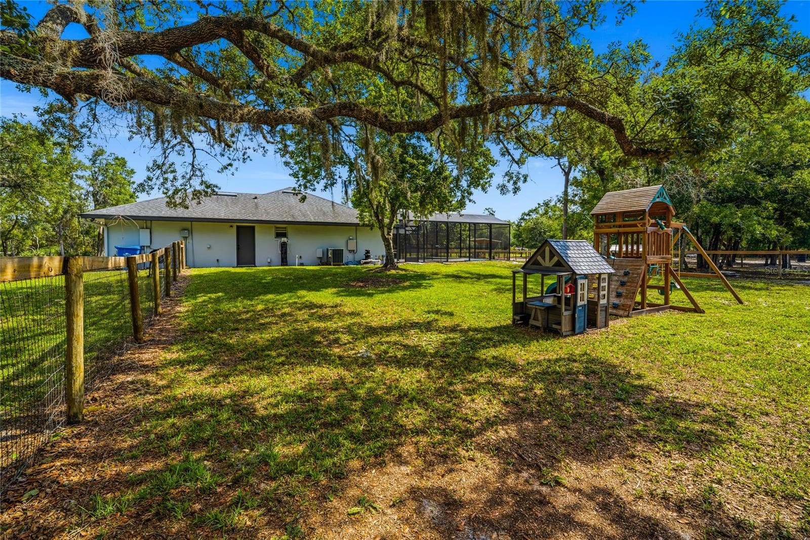 Play area - 135 LINDA SUE DR, LAKE HELEN