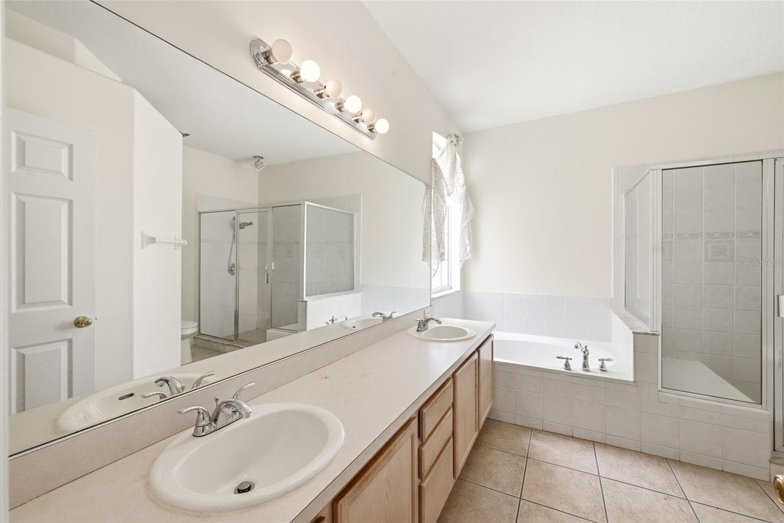 Single Family Residence at 1518 SUN MEADOW DR, ORLANDO, photo 36 of 64