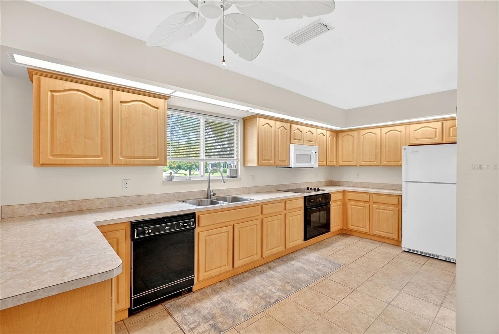 Single Family Residence at 17520 SE 112TH AVE, SUMMERFIELD, photo 19 of 31