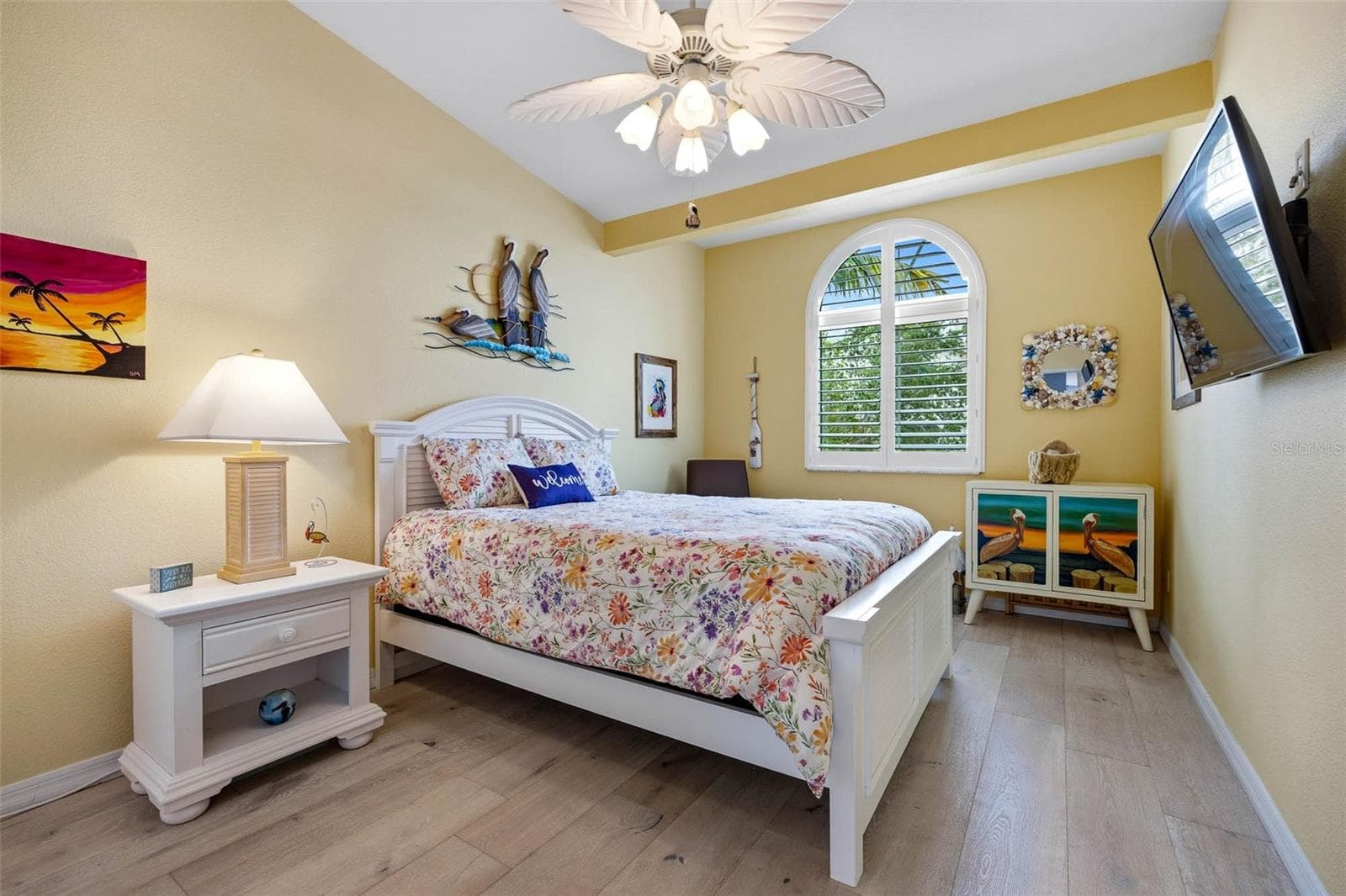 Main floor guest bedroom is spacious, light and bright with high ceilings - 2395 HANOVER DR, DUNEDIN