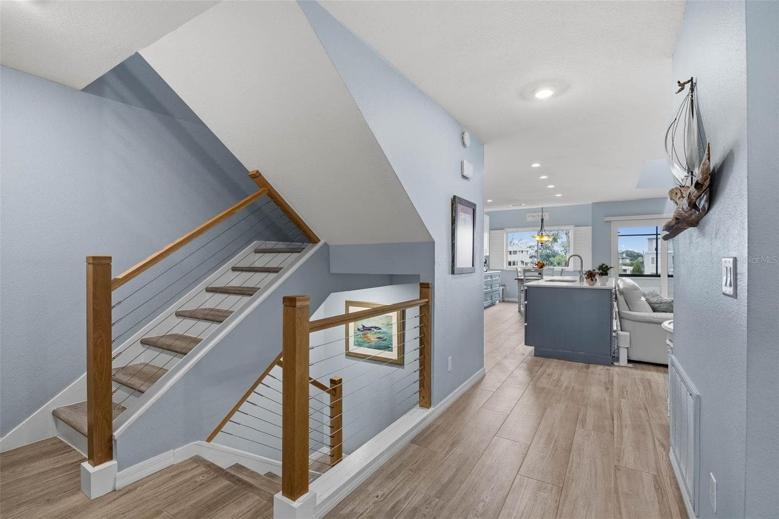 Main level landing area - 2395 HANOVER DR, DUNEDIN