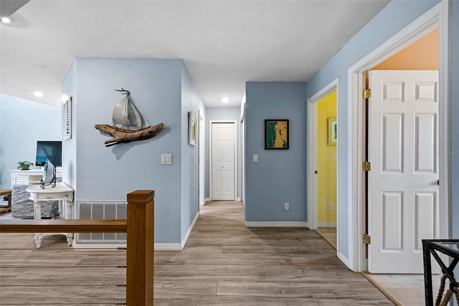 Alternate view of main floor landing area - 2395 HANOVER DR, DUNEDIN