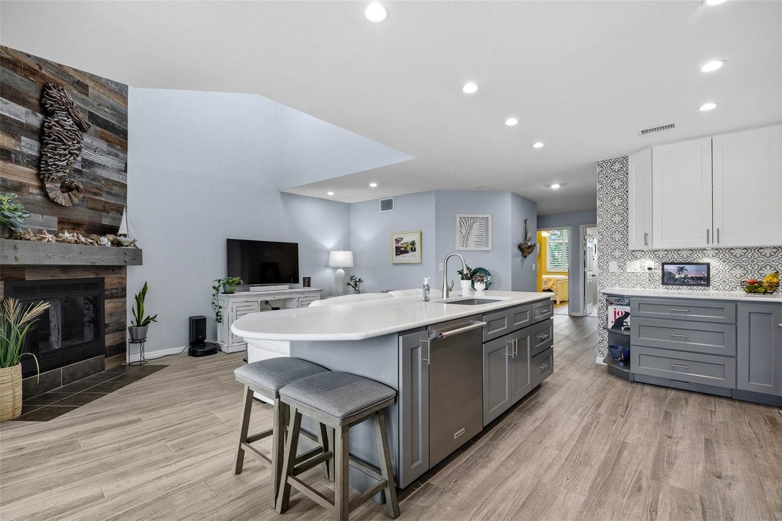 Alternative view in Kitchen - 2395 HANOVER DR, DUNEDIN