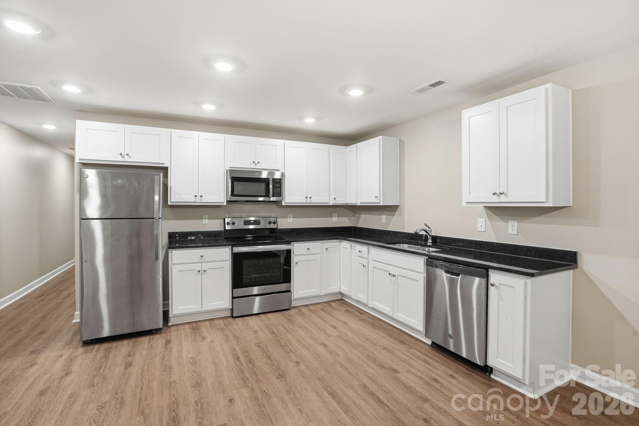 Townhouse at 719 Hillside Street, Kannapolis, photo 13 of 31