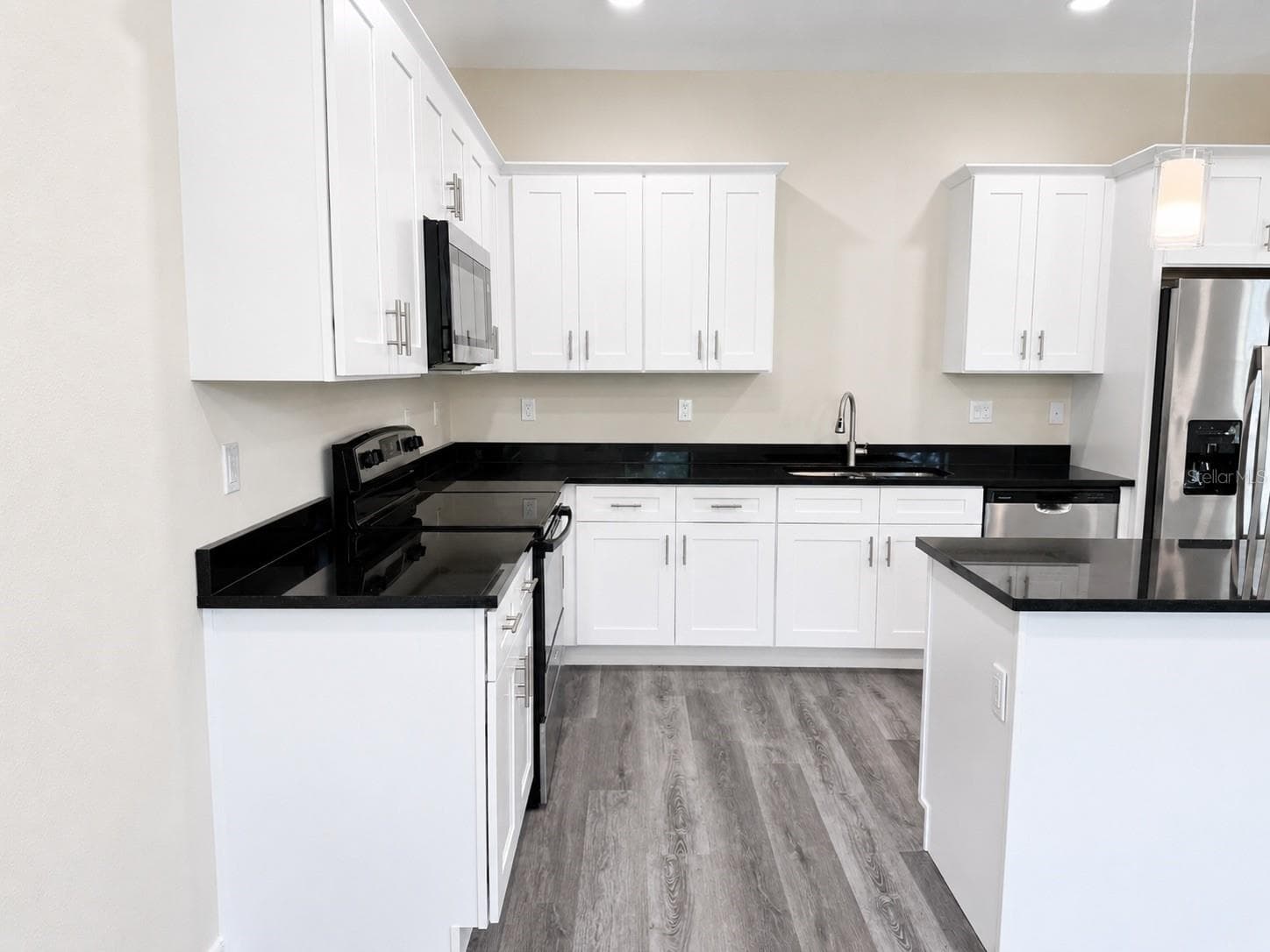 Townhouse at 4349 CAMBIO GARDENS CT, TAMPA, photo 12 of 31