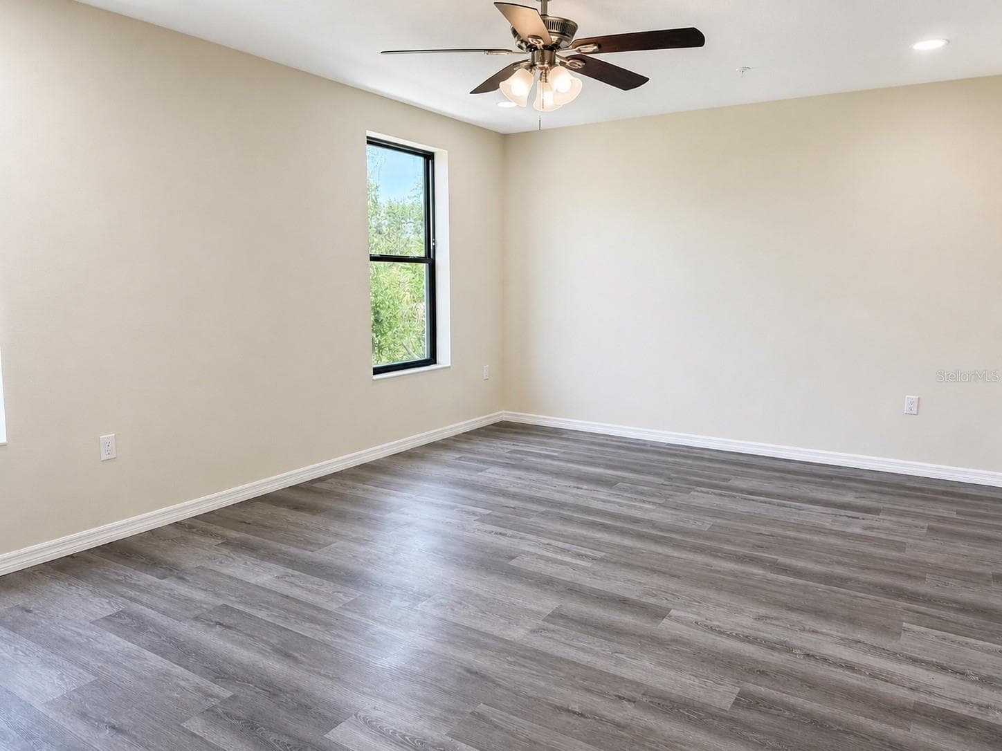 Townhouse at 4349 CAMBIO GARDENS CT, TAMPA, photo 14 of 31