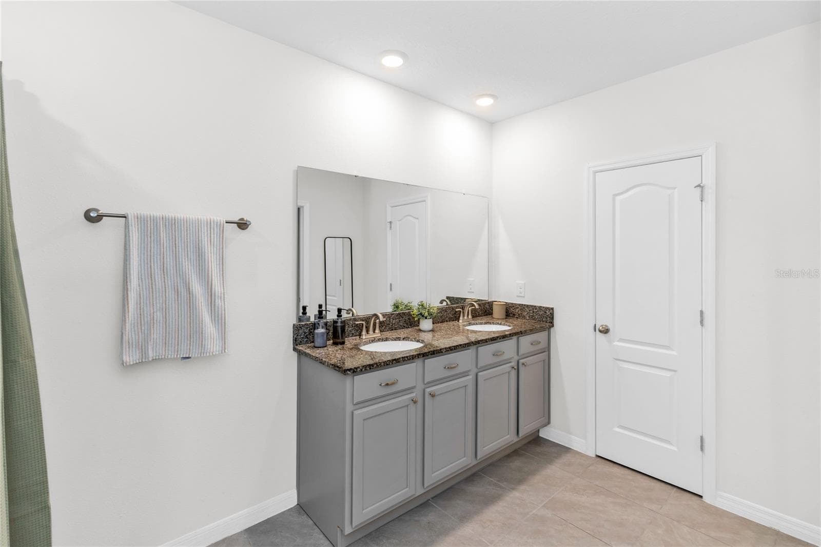 Primary Bathroom with Walk in Shower - 3758 SUNGROVE CIR, SANFORD