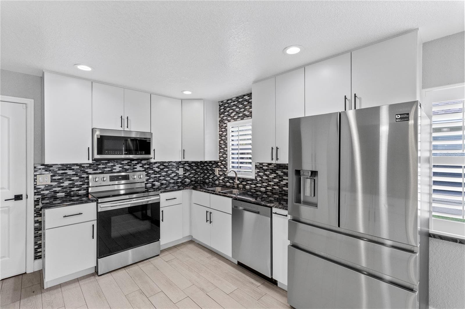 Kitchen - 10057 SANDBAR ST, ORLANDO