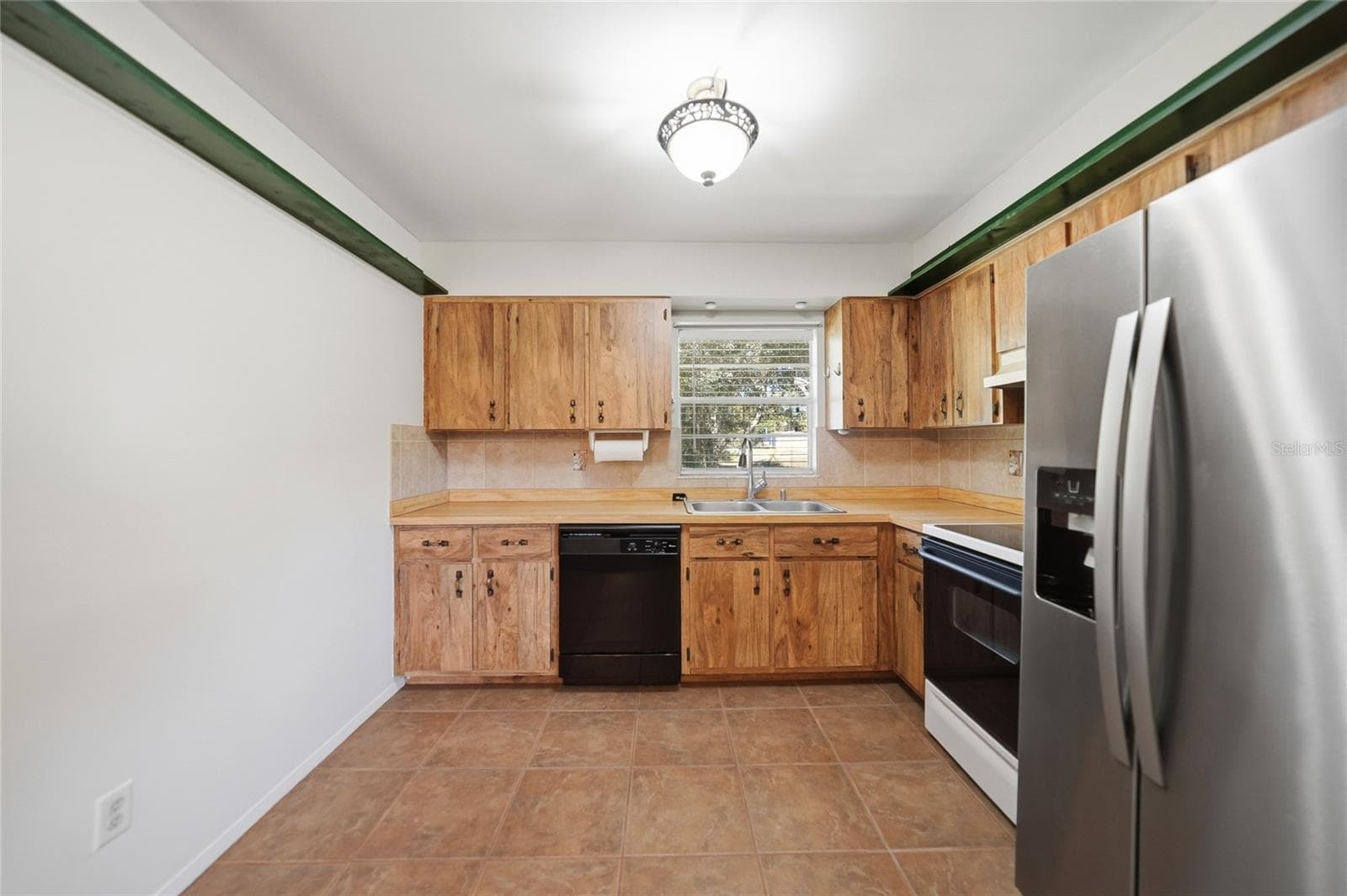 Single Family Residence at 5549 SW SHORES AVE, ARCADIA, photo 11 of 52