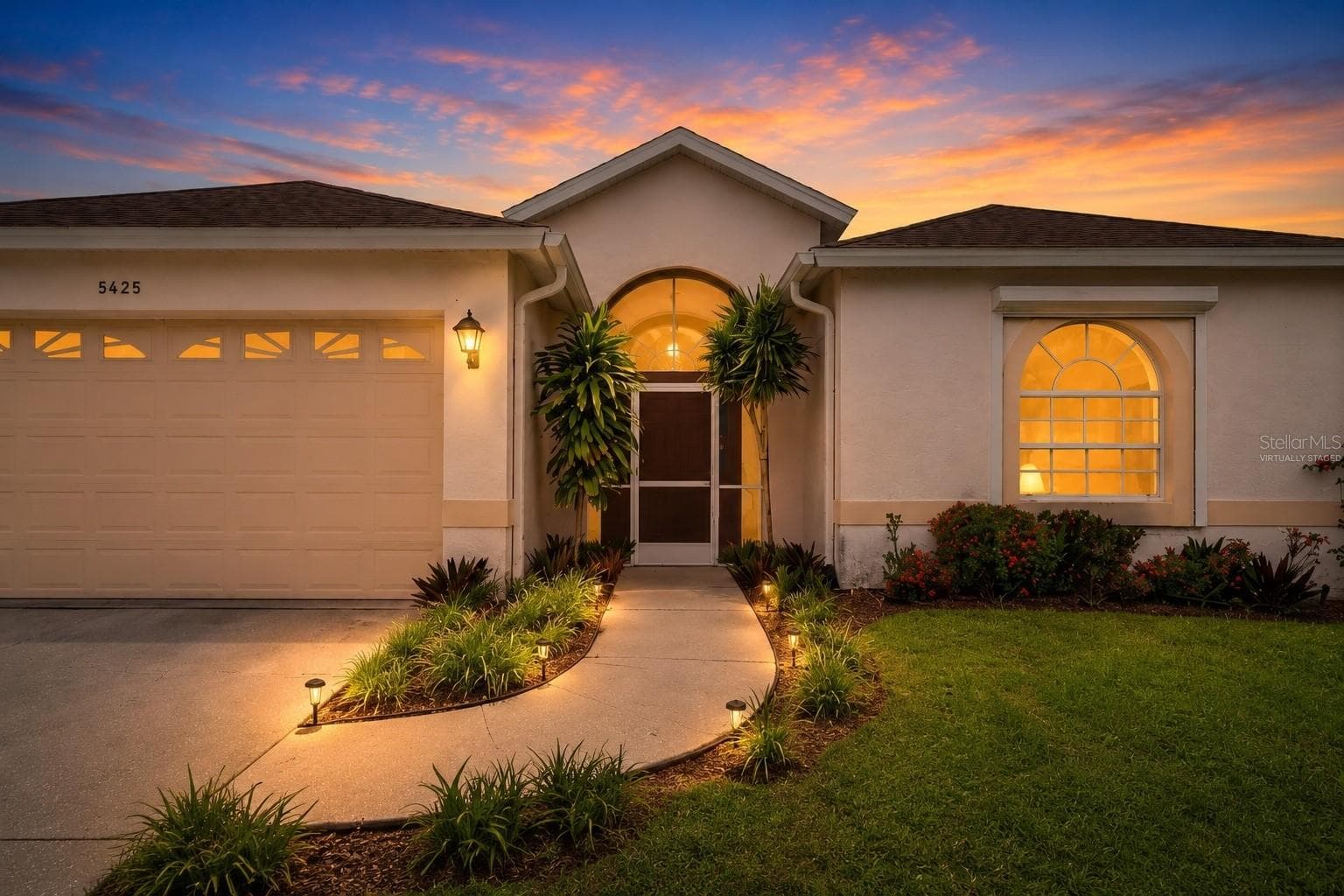 Virtually staged - 5425 MATTHEW CT, SARASOTA