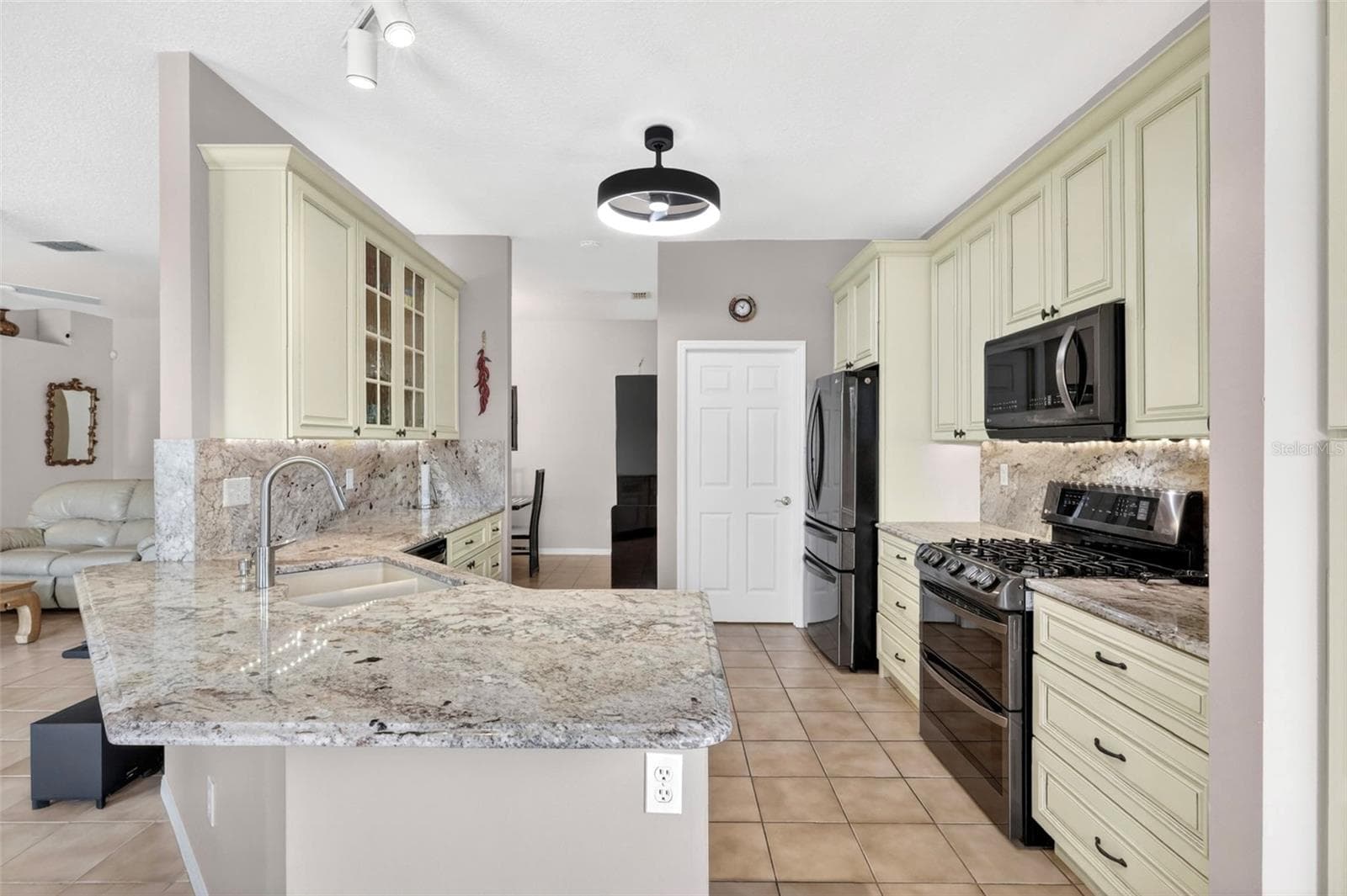 Single Family Residence at 5425 MATTHEW CT, SARASOTA, photo 24 of 83
