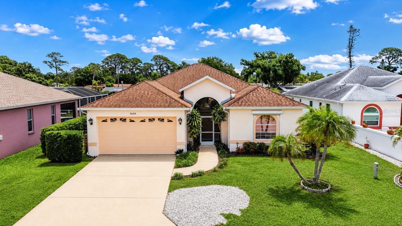 Virtually staged - 5425 MATTHEW CT, SARASOTA
