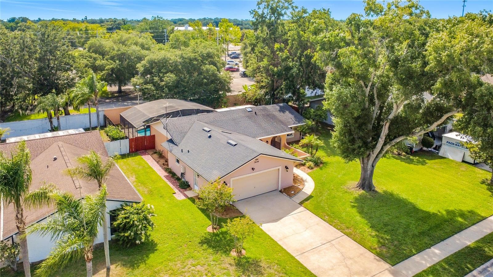 5020 THE OAKS CIR
