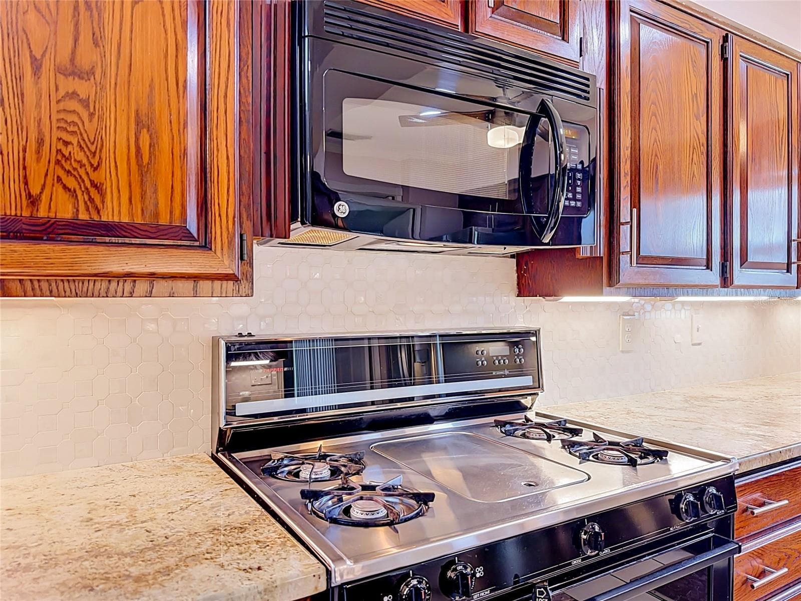 Single Family Residence at 5020 THE OAKS CIR, ORLANDO, photo 19 of 53